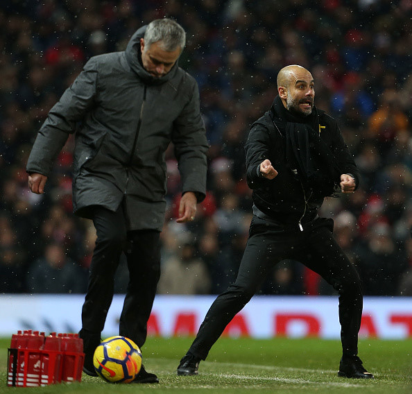 Kỷ lục giành liên tiếp giải HLV hay nhất tháng bị Pep san bằng